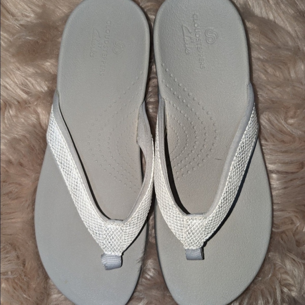 Clarks cloudsteppers flip flop sandals